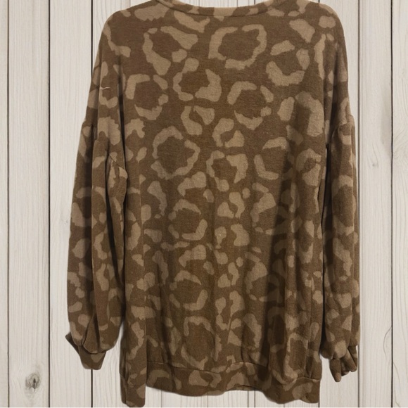 Soft Pullover Animal Print - Picture 2 of 2